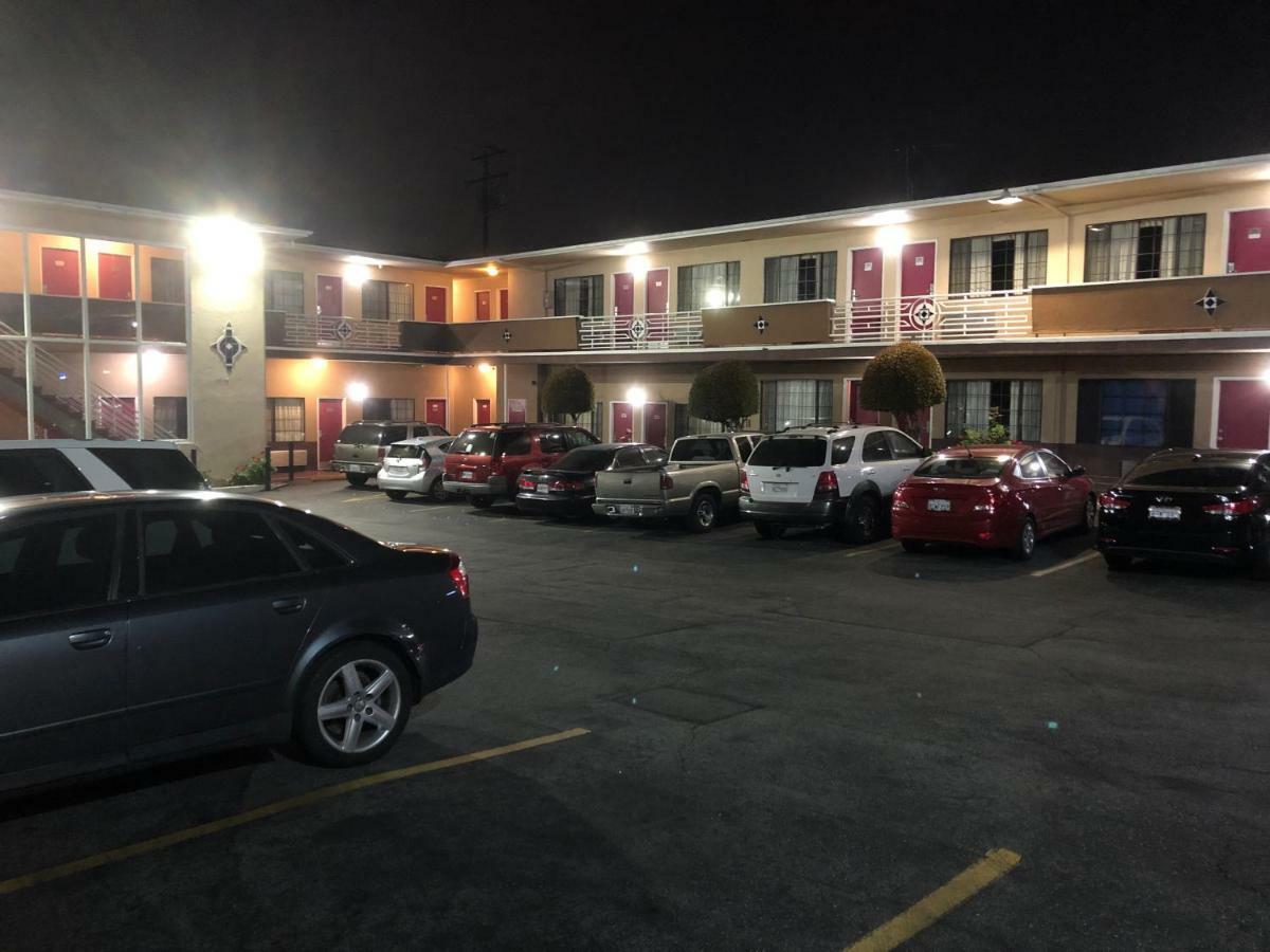 Whittier Travel Inn Exterior foto